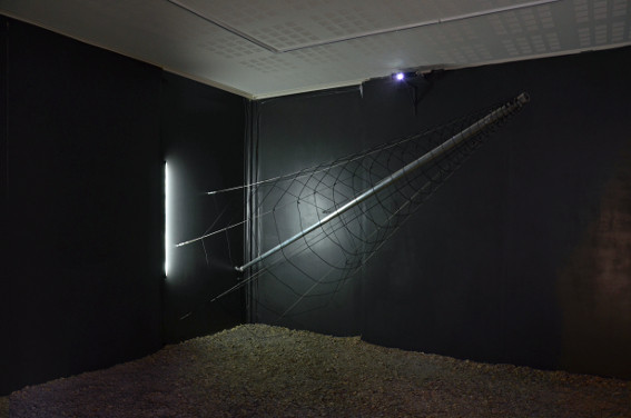 Vue de l'exposition Cécile Beau et Nicolas Montgermont, Radiographie, 2013. Photo : Hervé Beurel.