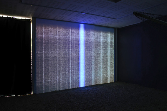 Vue de l'exposition Cécile Beau et Nicolas Montgermont, Radiographie, 2013. Photo : Hervé Beurel.