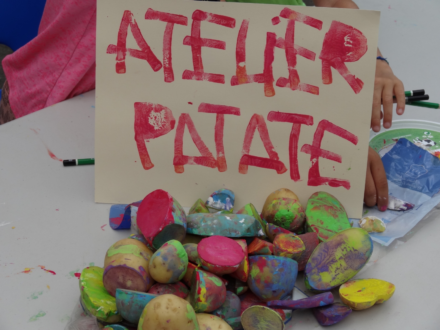 Atelier tampon patate à L'aparté, dès 6 ans. Eté 2017