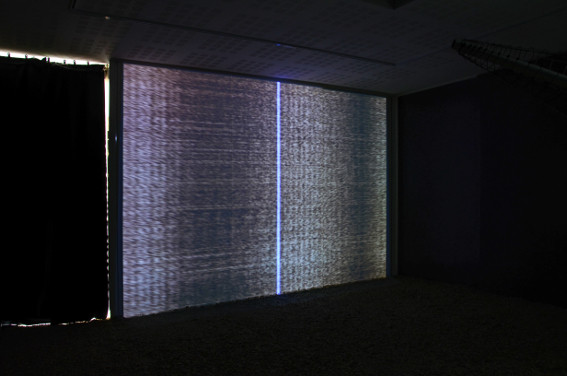 Vue de l'exposition Cécile Beau et Nicolas Montgermont, Radiographie, 2013. Photo : Hervé Beurel.