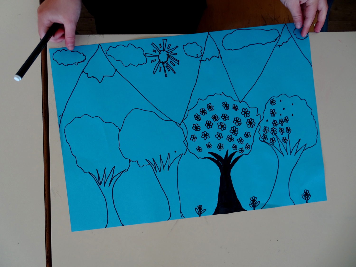 Etapes de création du logo de l'école du Moulin à Saint-Uniac; Photo : Marine Bouilloud