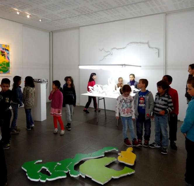 Visite del'exposition avec les CP du Moulin à Vent et du Pays Pourpré, Montfort-sur-Meu