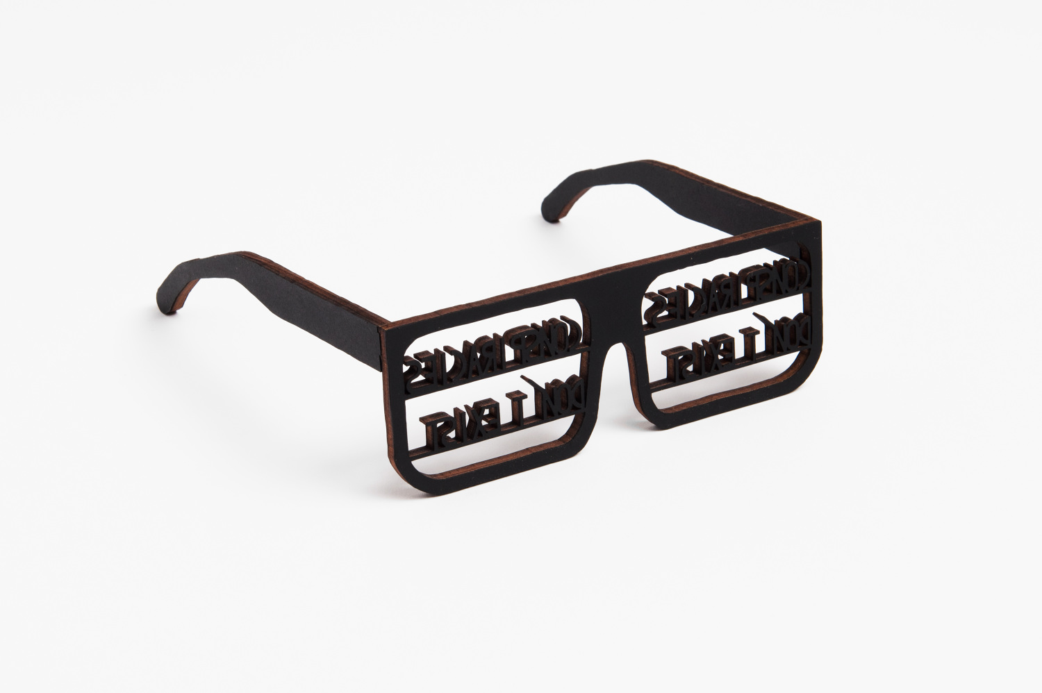 Olivier GARRAUD Conspiracies don't exist, 2017 Contreplaqué, encre, 13 x 15 x 12 cm