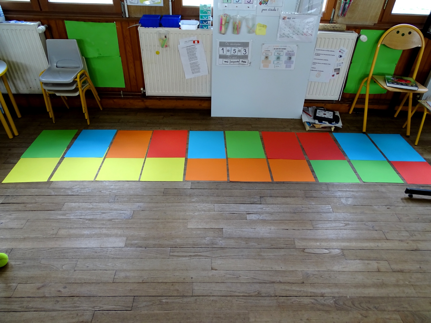 Etapes de création du logo de l'école du Moulin à Saint-Uniac; Photo : Marine Bouilloud