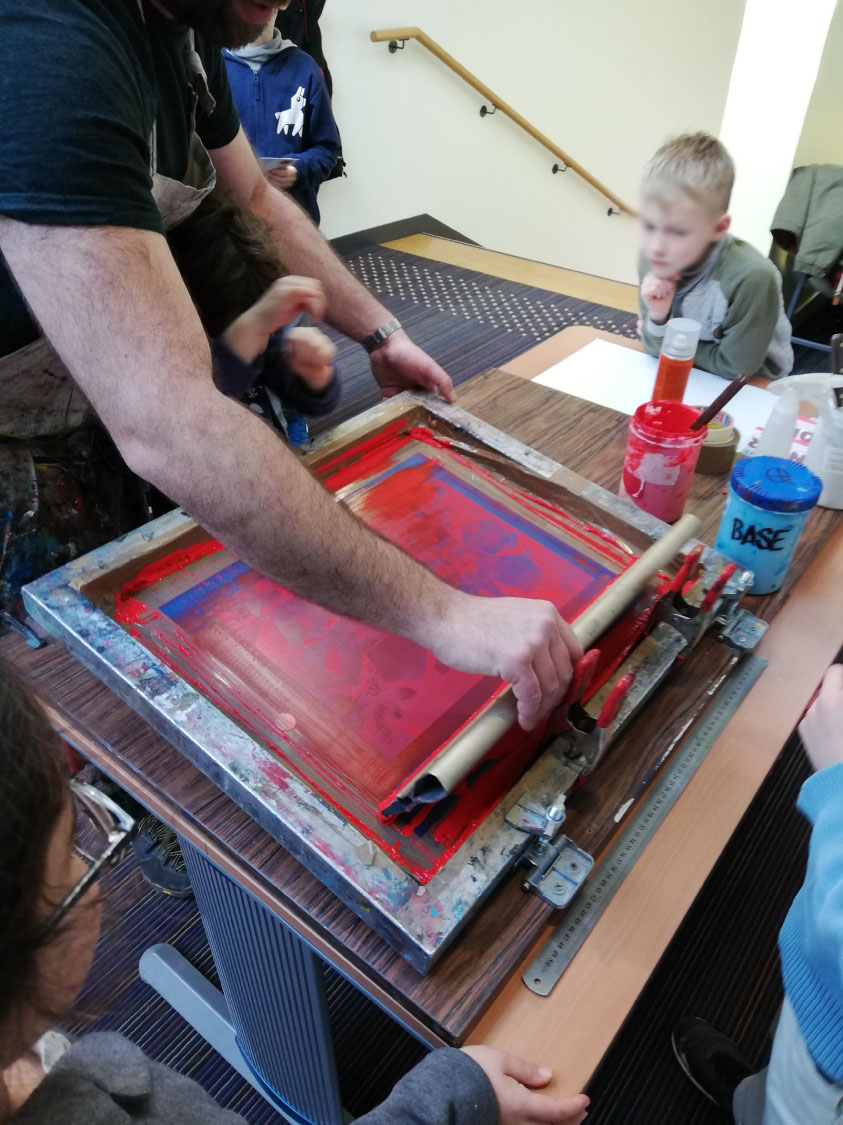 Atelier sérigraphie " La boîte à papillons" avec l'artiste Julien Duporté