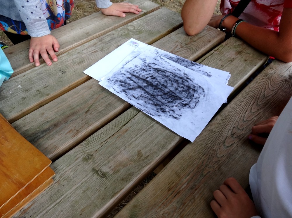 Centre de loisirs d'Iffendic - atelier empreintes