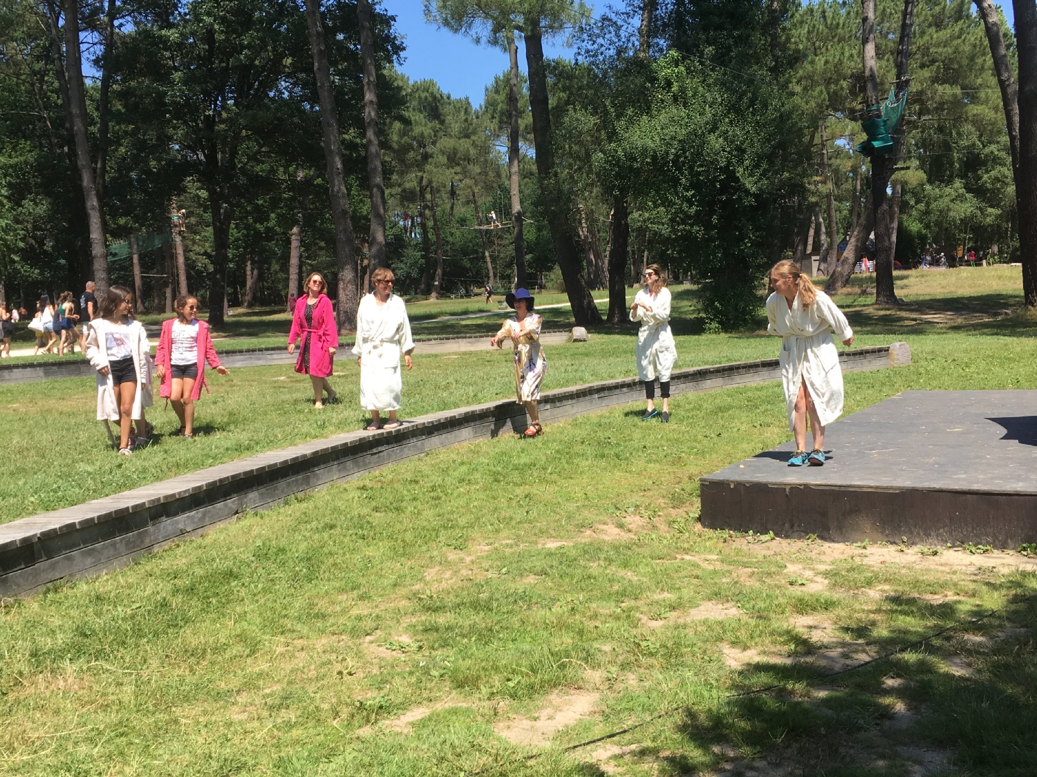 Performance "RELAX en Peignoir". Photo : Géraldine Le Mest