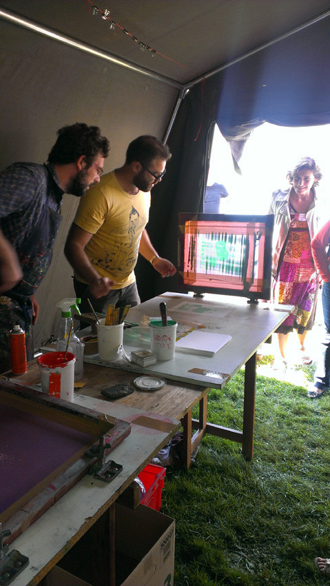 Découverte de la sérigraphie avec La Presse purée (Rennes), animée par Antoine Ronco et Julien Duporté.