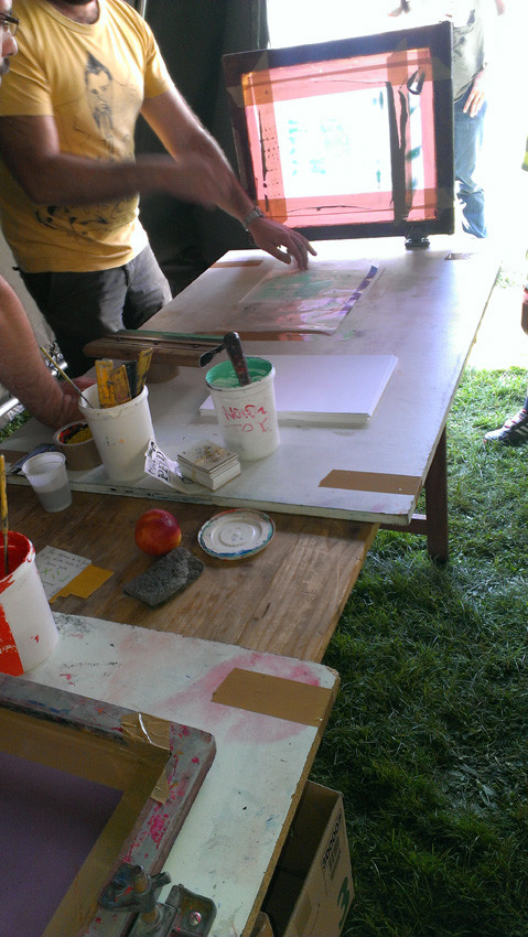 Découverte de la sérigraphie avec La Presse purée (Rennes), animée par Antoine Ronco et Julien Duporté.