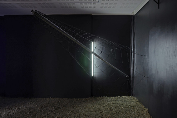 Vue de l'exposition Cécile Beau et Nicolas Montgermont, Radiographie, 2013. Photo : Hervé Beurel.