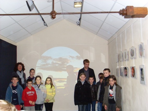 Le vernissage des travaux des élèves de la classe de Mme Abélard - 12 novembre 2012 - bibliothèque La Parchemine