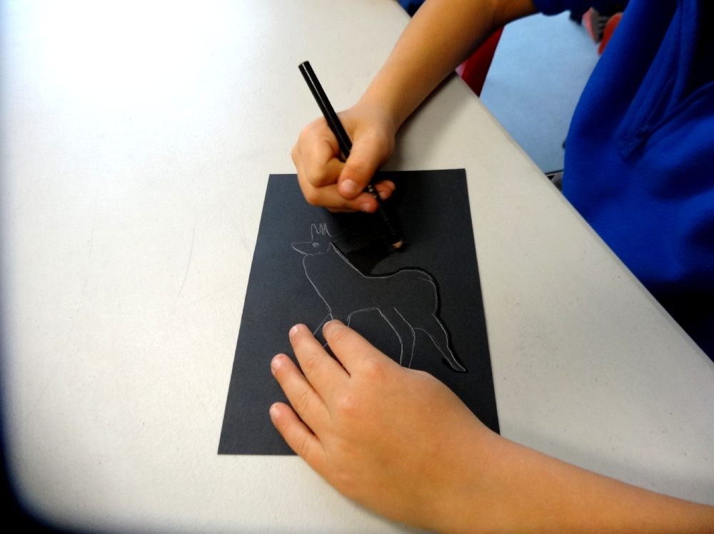 Atelier dessin - classe de CE2 de l'école élémentaire publique, Bédée