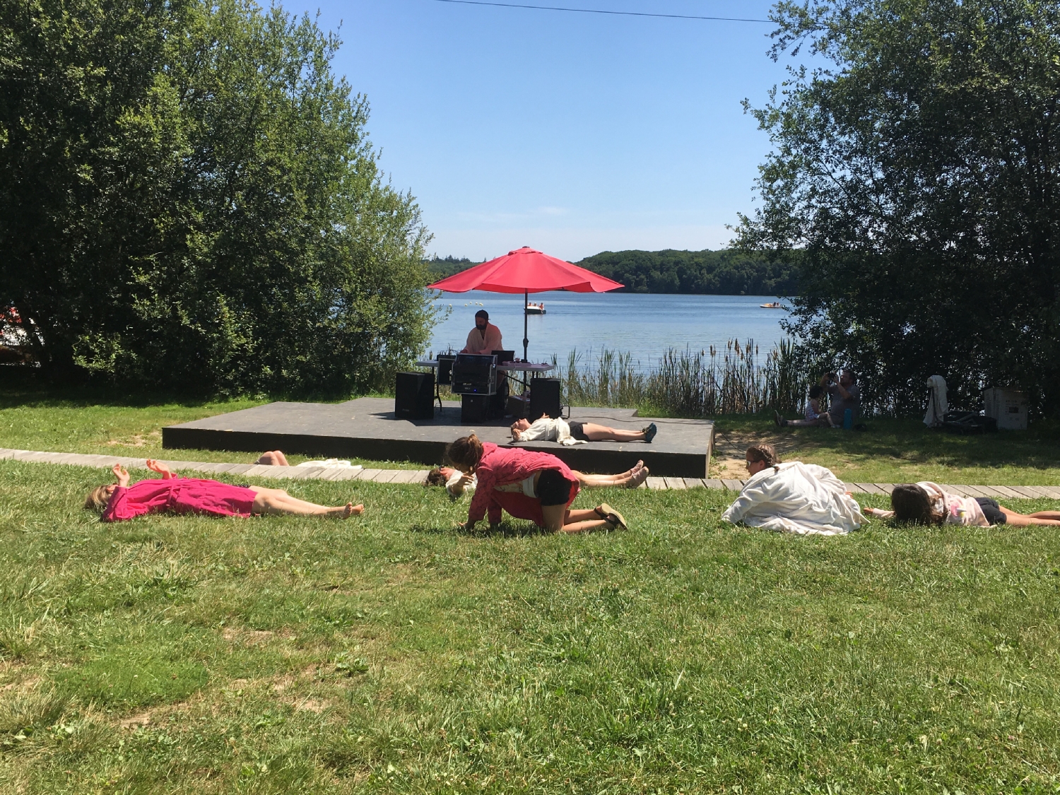 Performance "RELAX en Peignoir". Photo : Géraldine Le Mest