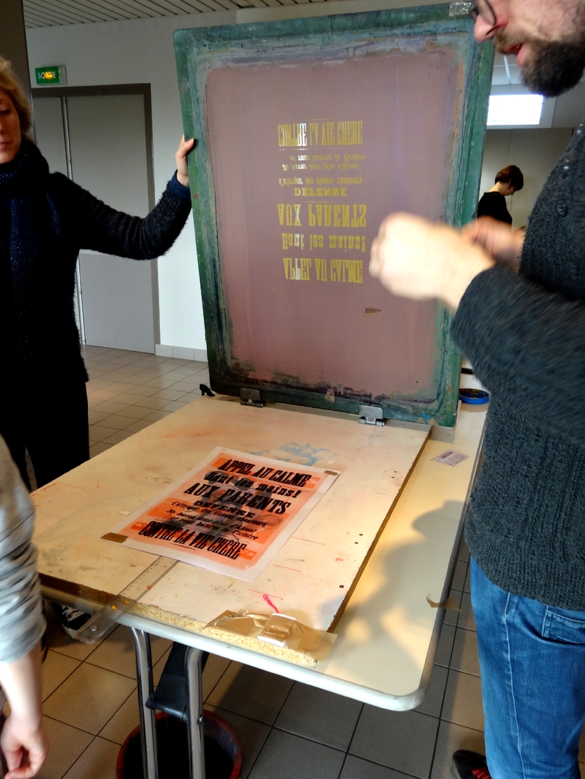 Atelier de sérigraphie mené par Julien Lemière et Eric Mahé (Atelier du Bourg) à Bédée