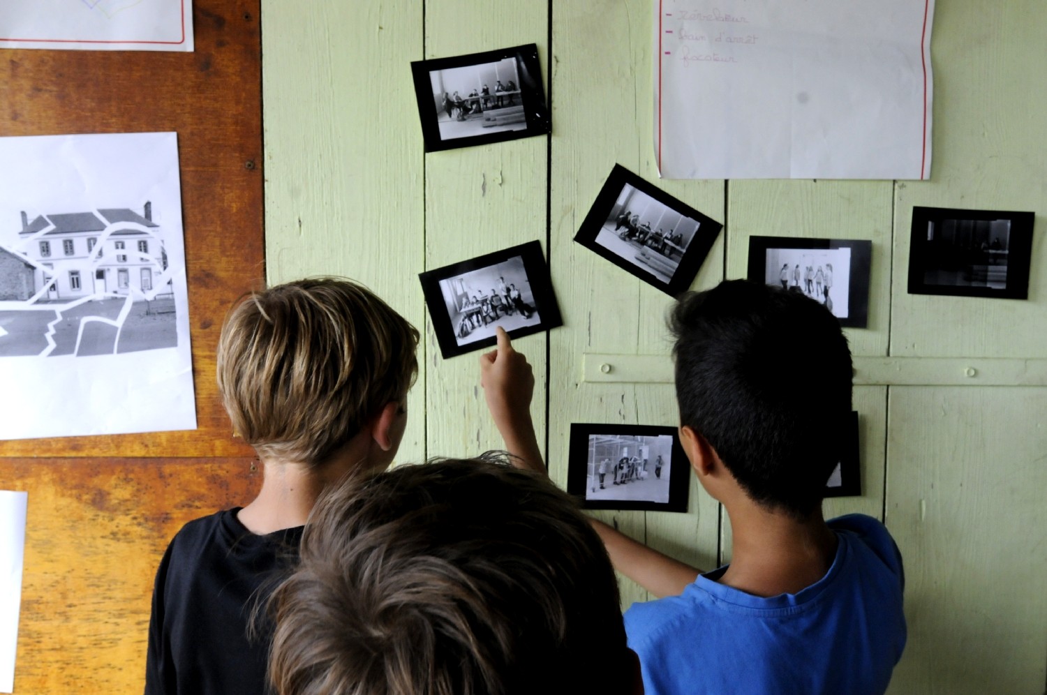 Vernissage de l'exposition "D'une école à une autre", école Gimbert de Guignen, 18 juin 2015.