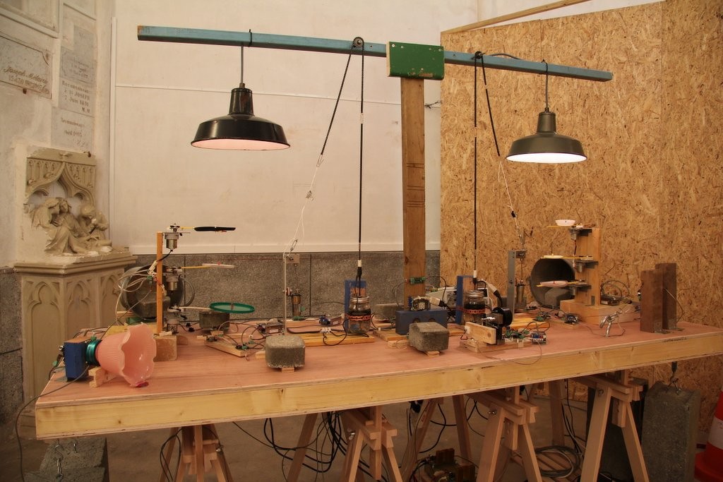 Peter Flemming, Instrumentation, chapelle Saint-Joseph, Montfort-sur-Meu, 2013. Photo : Swintak