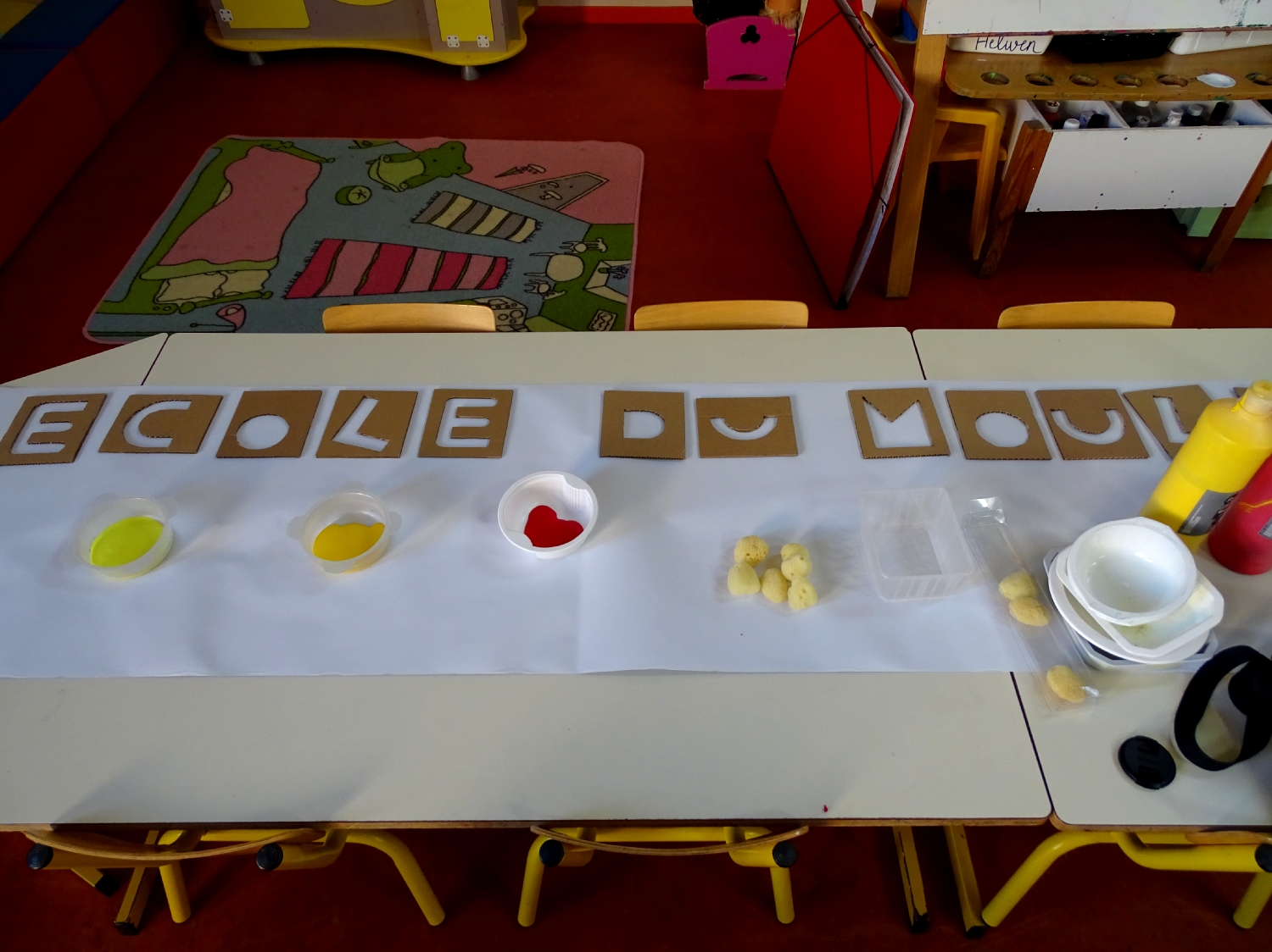 Etapes de création du logo de l'école du Moulin à Saint-Uniac; Photo : Marine Bouilloud