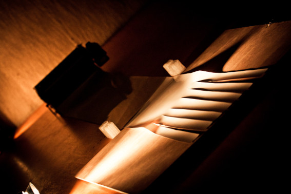 Paper Orchestra, installation sonore, ancien tribunal d'instance de Montfort-sur-Meu. Photo : Gwendal Le Flem, Cultures Electroni[k] 2011.