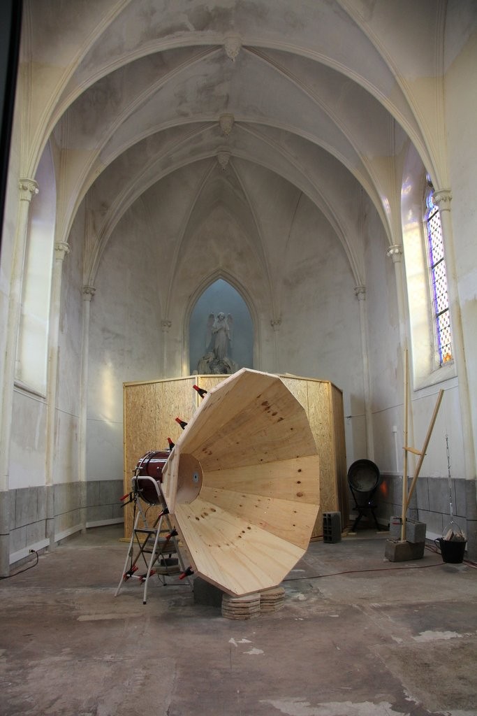 Peter Flemming, Instrumentation, chapelle Saint-Joseph, Montfort-sur-Meu, 2013. Photo : Swintak