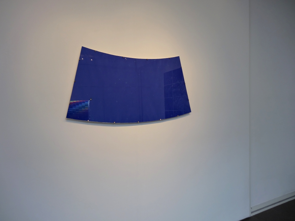 Nikolas Fouré, Constellation Télescope, 2016. Insolation sur papier Popset Virgin Pulp Infra Violet 170 g. 121 x 64 cm. Sous verre. Photo : L'aparté