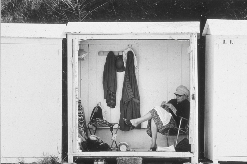 Médiathèque de Montfort-sur-Meu : la paresse. Oeuvre : Jacques Faujour, Kairon plage, 1983, Collection Frac Bretagne © ADAGP, Paris 2015. Crédit photo : Jacques Faujour.