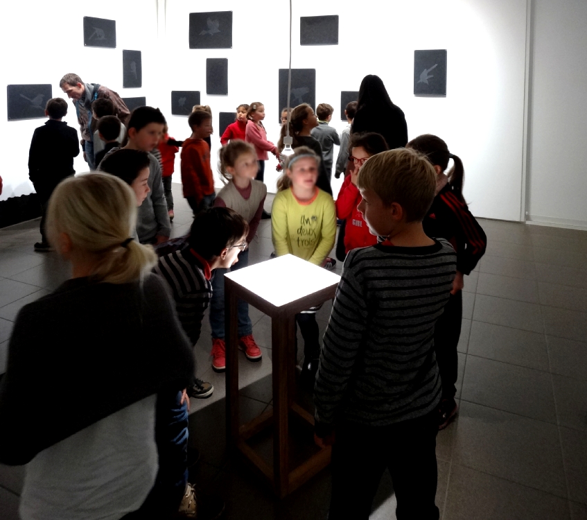 Visite de l'exposition - classe de CE1-CE2 de l'école élémentaire publique du Pays Pourpré, Montfort-sur-Meu