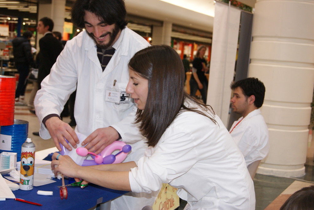 Ospedale dei pupazzi - centro commerciale "Il Castello" Sabato 12 Mazro 2011