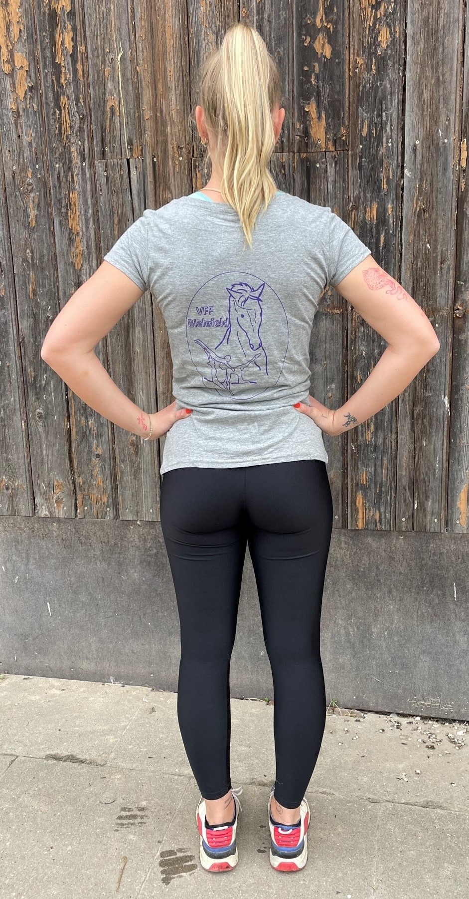 Model 170cm, T-Shirt Größe M