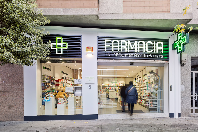 Farmacia Amodio taller de farmacias. Diseño , proyectos y reformas de