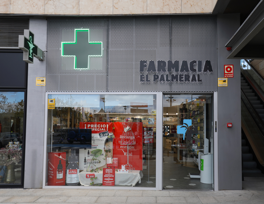Farmacia El Palmeral taller de farmacias. Diseño , proyectos y reformas de farmacias en Farmacia El Palmeral taller de farmacias. Diseño , proyectos y reformas de farmacias en