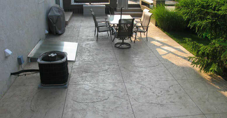 terraza con pavimento de hormigón impreso