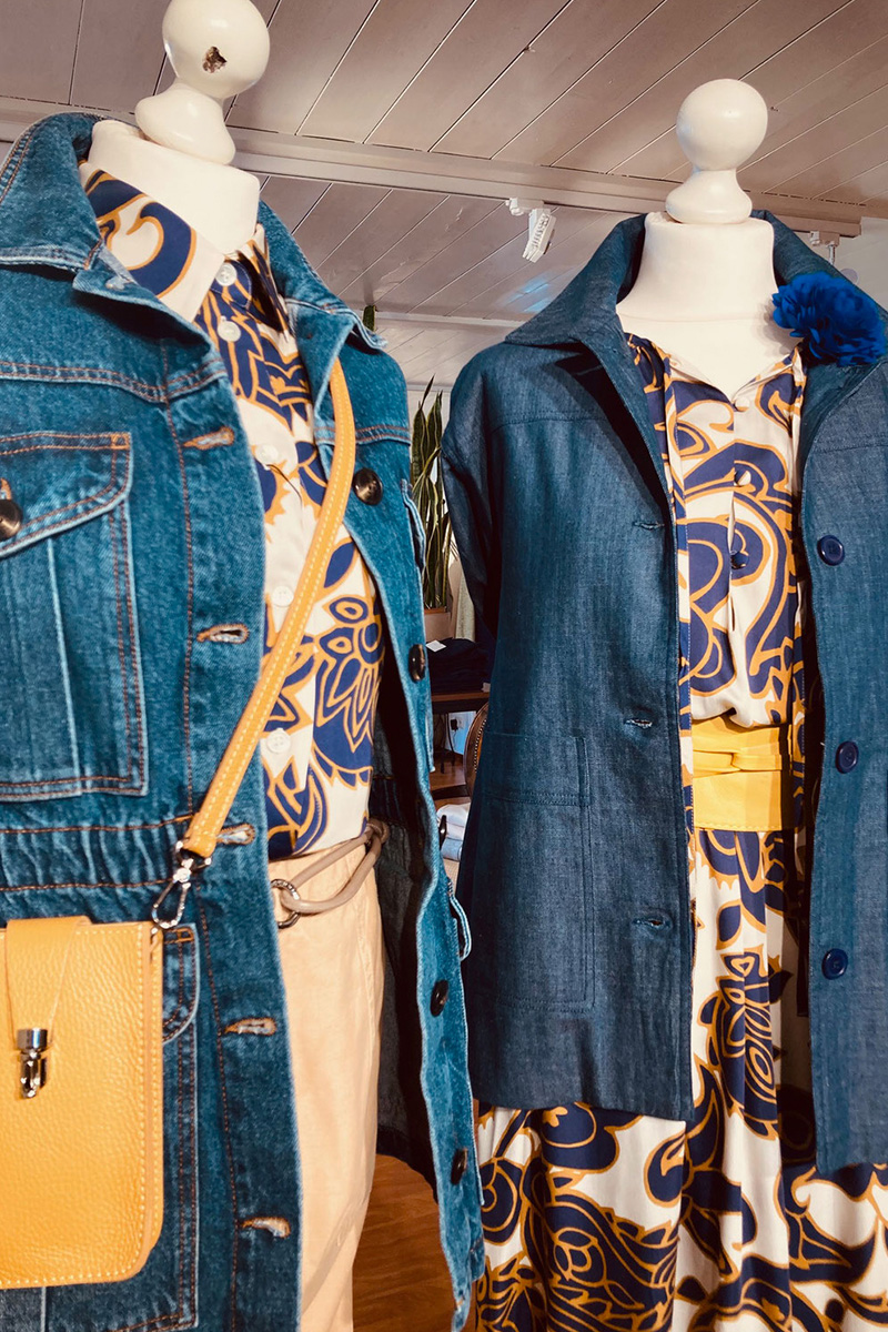 DENIM TRIFFT AUF STATEMENT-PRINTS: DER PERFEKTE FRÜHJAHRS-LOOK