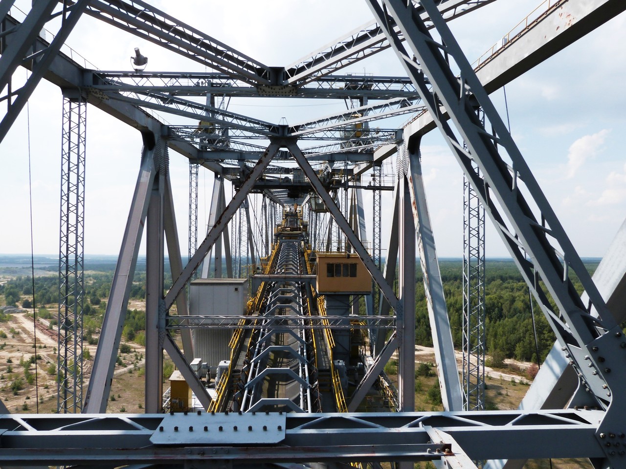 Die Abraumförderbrücke F60 im Wandel der Zeit.