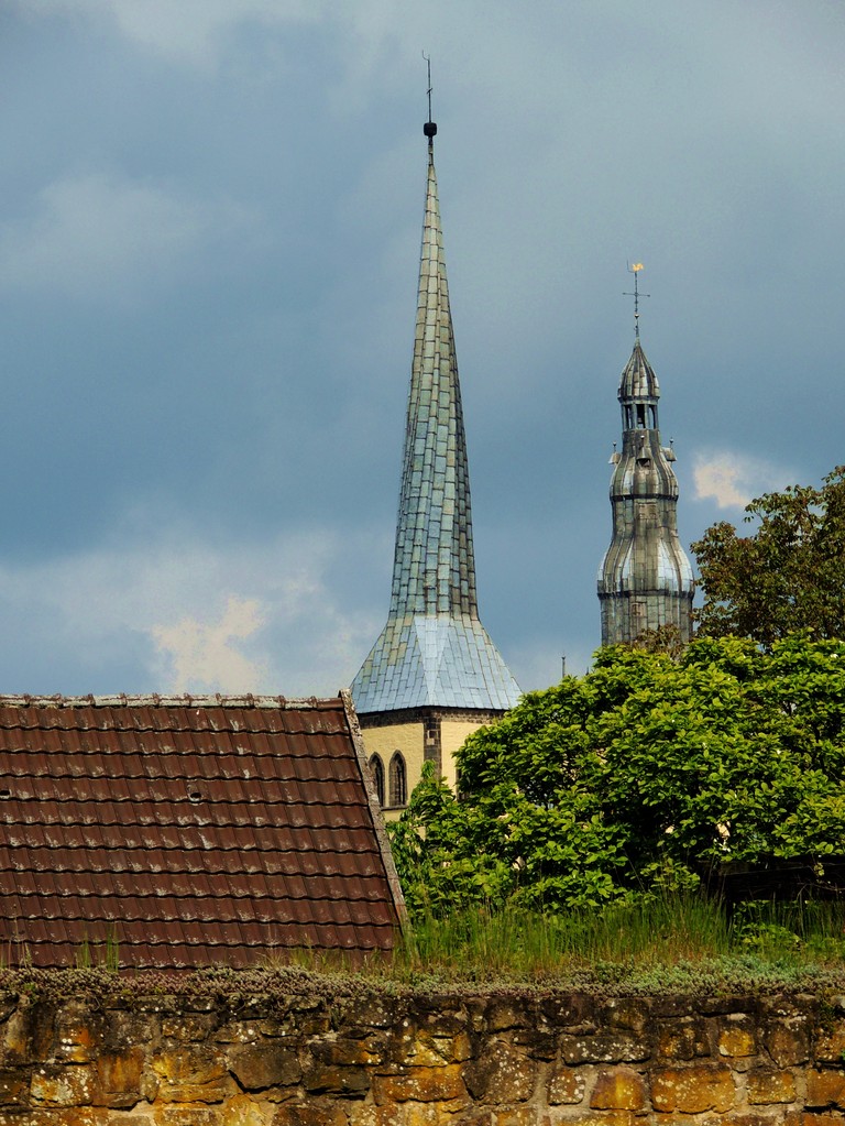 Nachdem Lemgo 1245 das Stadtrecht erworben hatte und das Wandschneiderprivileg dem Gewerbe Vorrechte einräumte, beantragte die Stadt 1295 die Aufnahme in den Hansebund