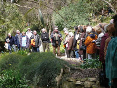 Tornem a les nostres arrels: visita guiada per Josep Maria Montserrat al Jardí Històric (2008).