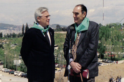 L'alcalde Clos i el president de l'Associació en la inauguració del Jardí (1999).