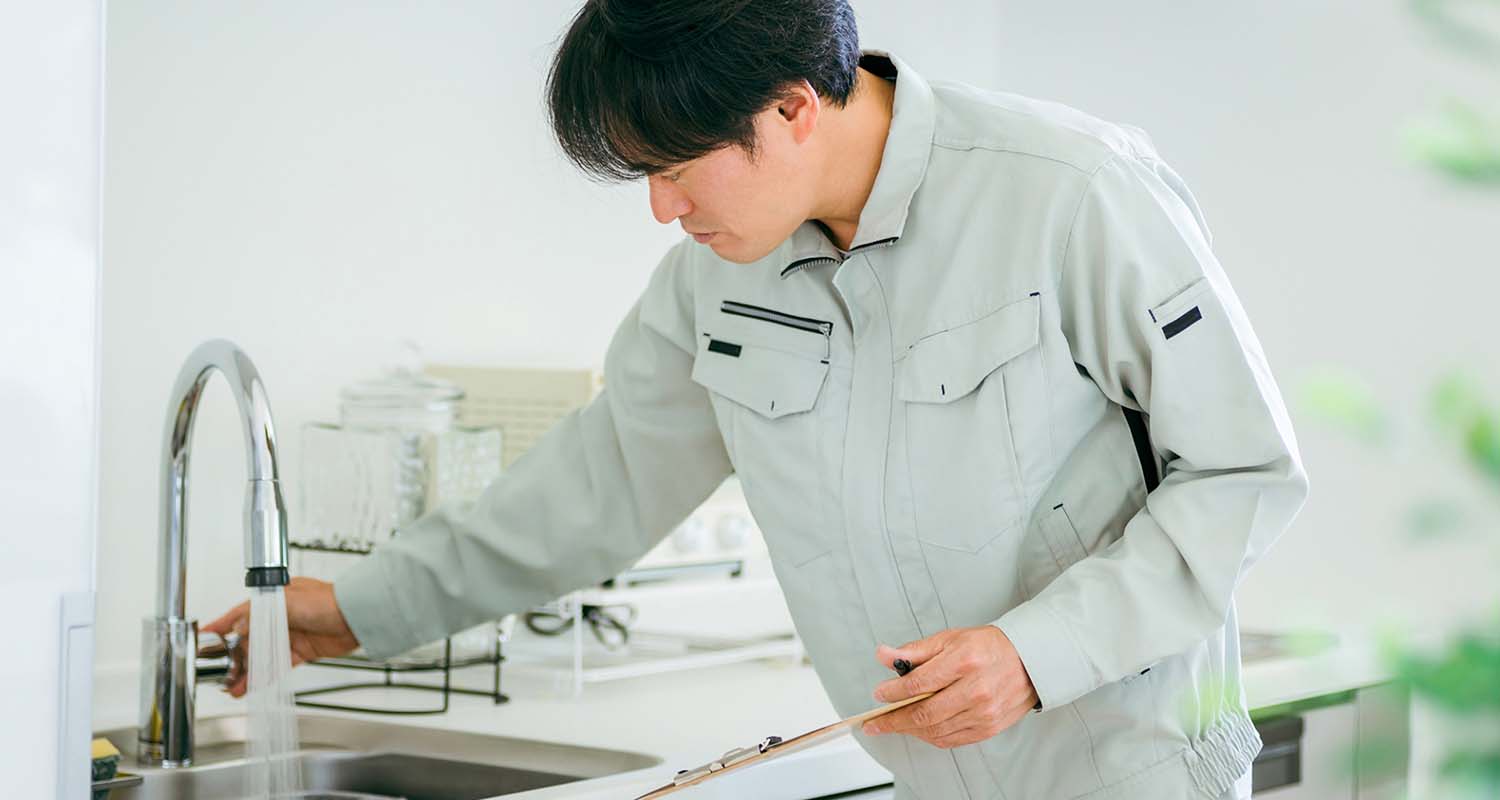 キッチンの蛇口がグラグラ…それ、リフォームのサインかも？