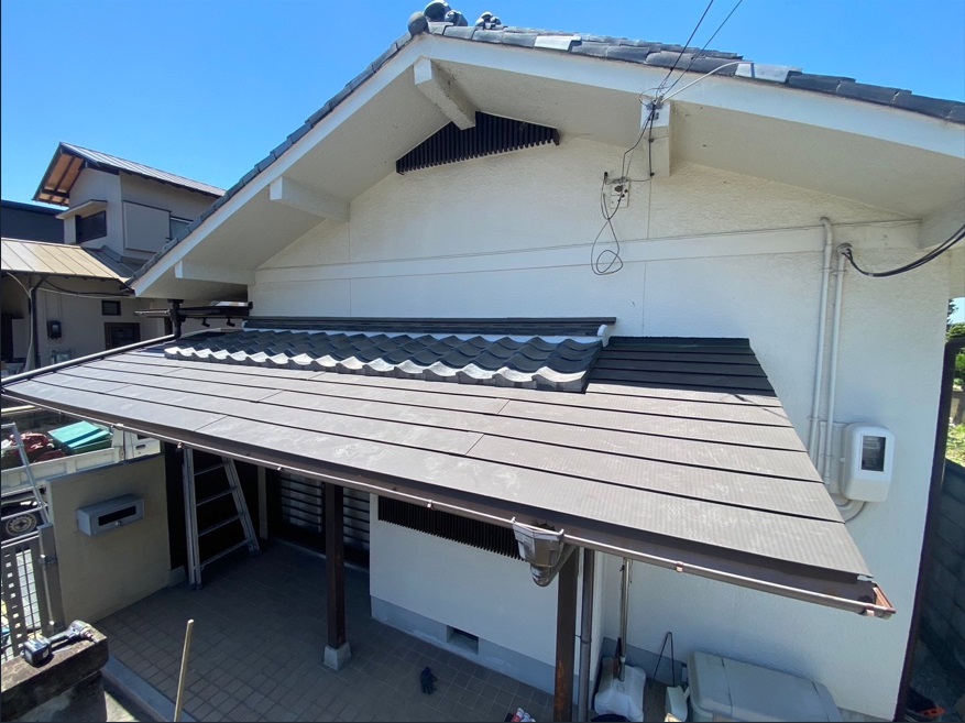 住宅改修|玄関屋根工事事例