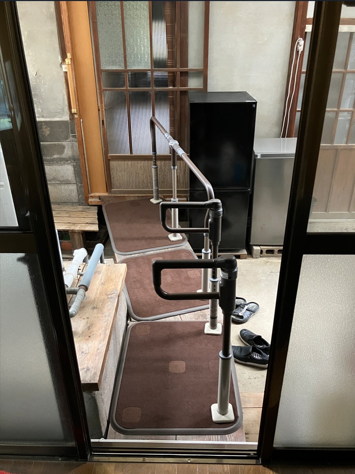 福祉用具|歩行サポート手すりスムーディー・らくらくダブル設置事例