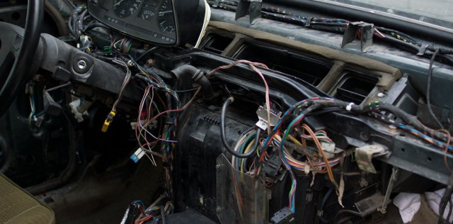 Electrical circuit in the BMW car in clear view