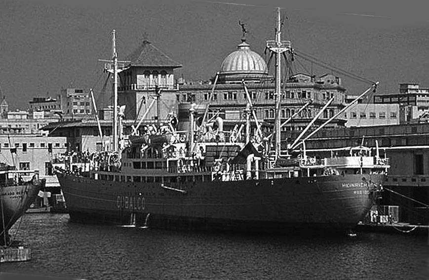 Das Lehrschiff "Heinrich Heine" im Hafen von Havanna