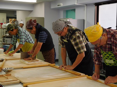 北海道からの新蕎麦に挑戦(^^♪　10割そばの方、二八そばの方・・・どれも美味しい！！