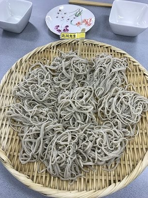 北川先生は10割そばを打ちました！　のど越しが良くて、美味しい(^^♪　