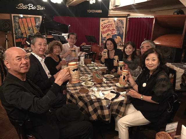 ジャズが始まる前に「かんぱ~い!!」軽食&お飲み物で1時間半楽しみました(^^♪
