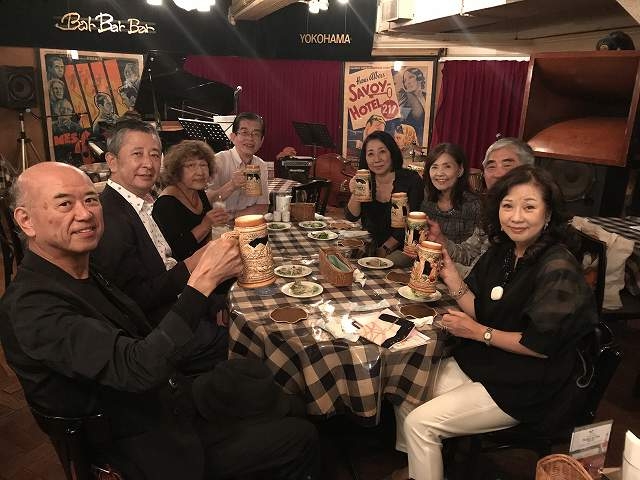 ジャズが始まる前に「かんぱ～い！！」軽食＆お飲み物で1時間半楽しみました(^^♪