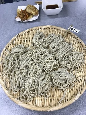 マドンナさんの蕎麦です。綺麗に揃ってます～。