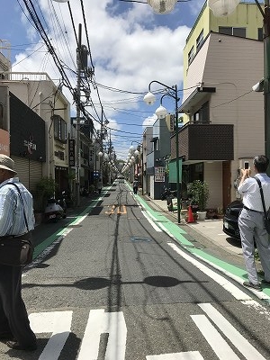 山手駅に一旦戻り、驚くほど長～い一直線の商店街をひたすら歩きますと、「妙香寺」へ(^^♪