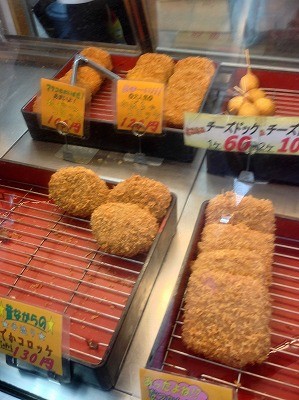 揚げたてコロッケは美味しいで~す!