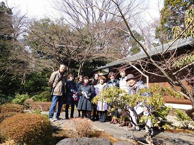 庭園内には茶室が点在しています。この建物もその一つです。