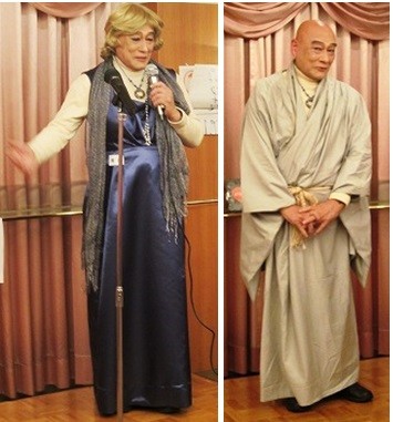 俳優の原口剛さん、左は女装で、右は「外郎売」の衣装です。さすが！です。
